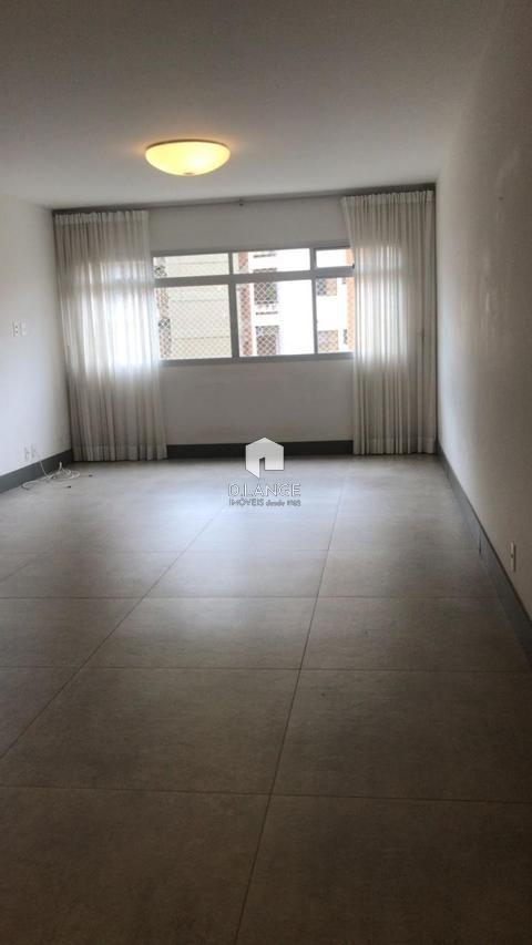 Apartamento para locação no Edifício Paço de Valença no bairro Cambuí em Campinas