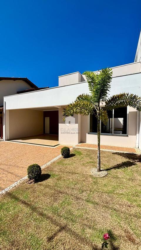 Casa à venda no condomínio Campos do Conde l no bairro João Aranha em Paulínia - SP.